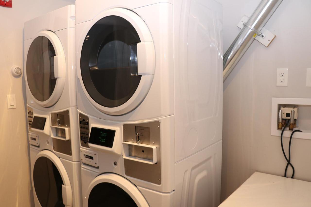 A Stylish Stay With A King Bed And Heated Floors #27 Μπρούκλαϊν Εξωτερικό φωτογραφία