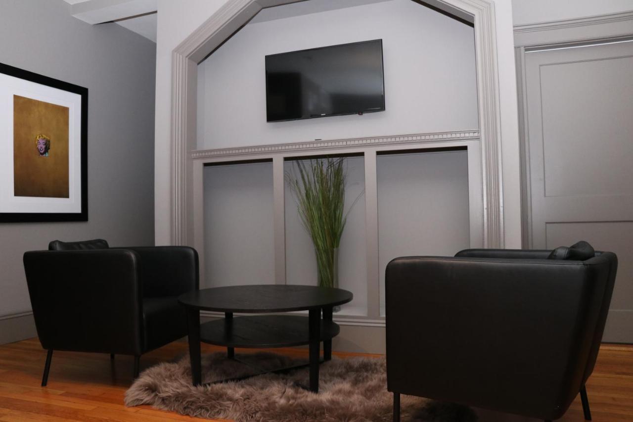 A Stylish Stay With A King Bed And Heated Floors #27 Μπρούκλαϊν Εξωτερικό φωτογραφία